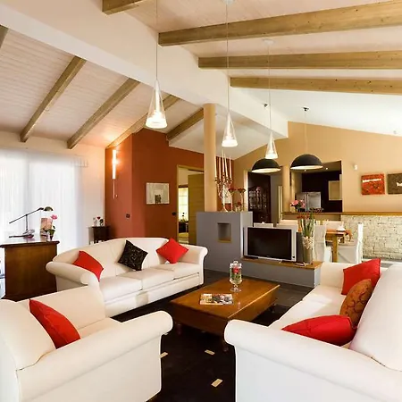 Istrian Plava Laguna Vila